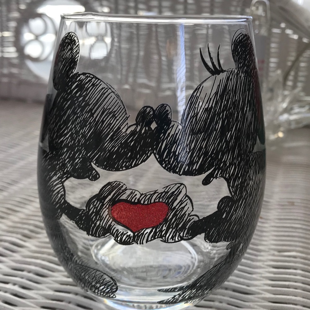 Disney Minnie Mickey wine glass